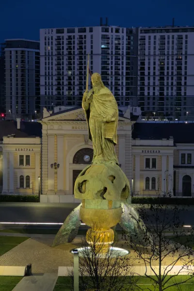 Denkmal für Stefan Nemanja vor dem alten Bahnhof in Belgrad, Serbien, Nahaufnahme.